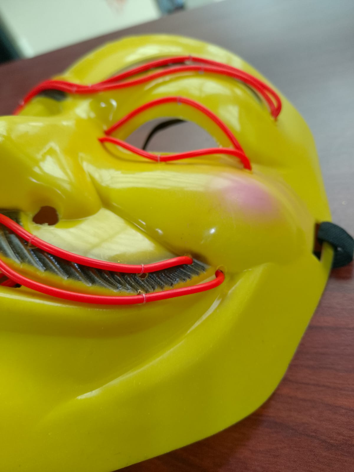 Miniatura 3 de Mascara de Anonimus Amarilla